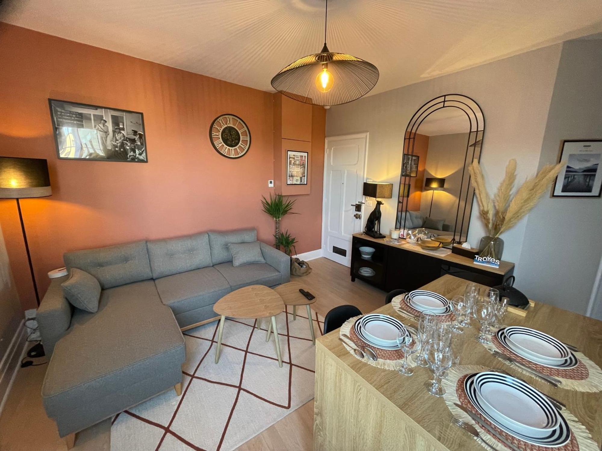 Le Treize Au Coeur Du Bouchon Daire Troyes Dış mekan fotoğraf