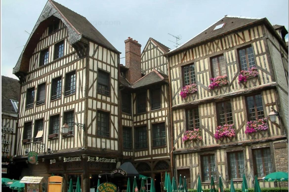 Le Treize Au Coeur Du Bouchon Daire Troyes Dış mekan fotoğraf